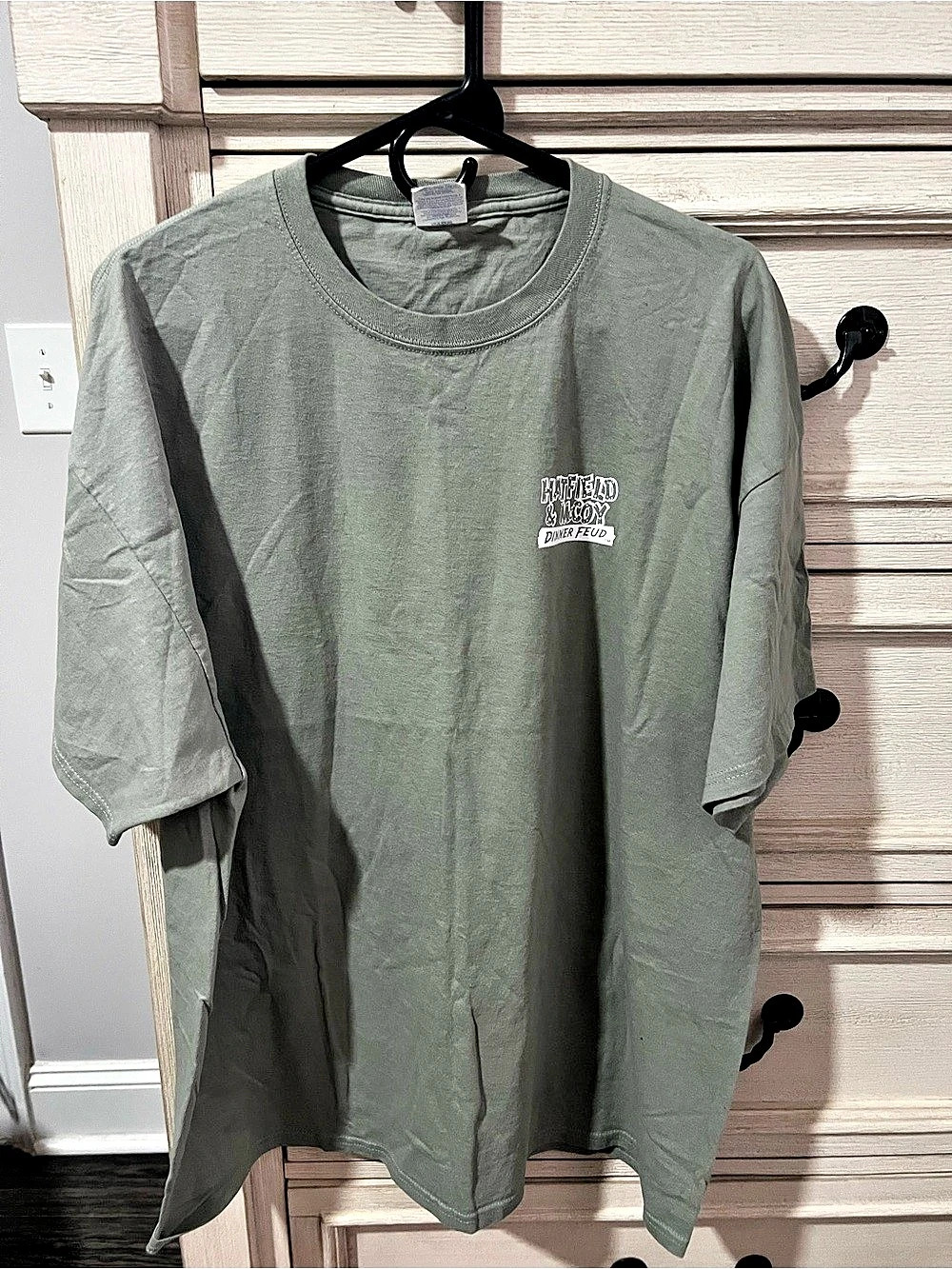 Dog Graphic Short Sleeve Tee in Green Like New